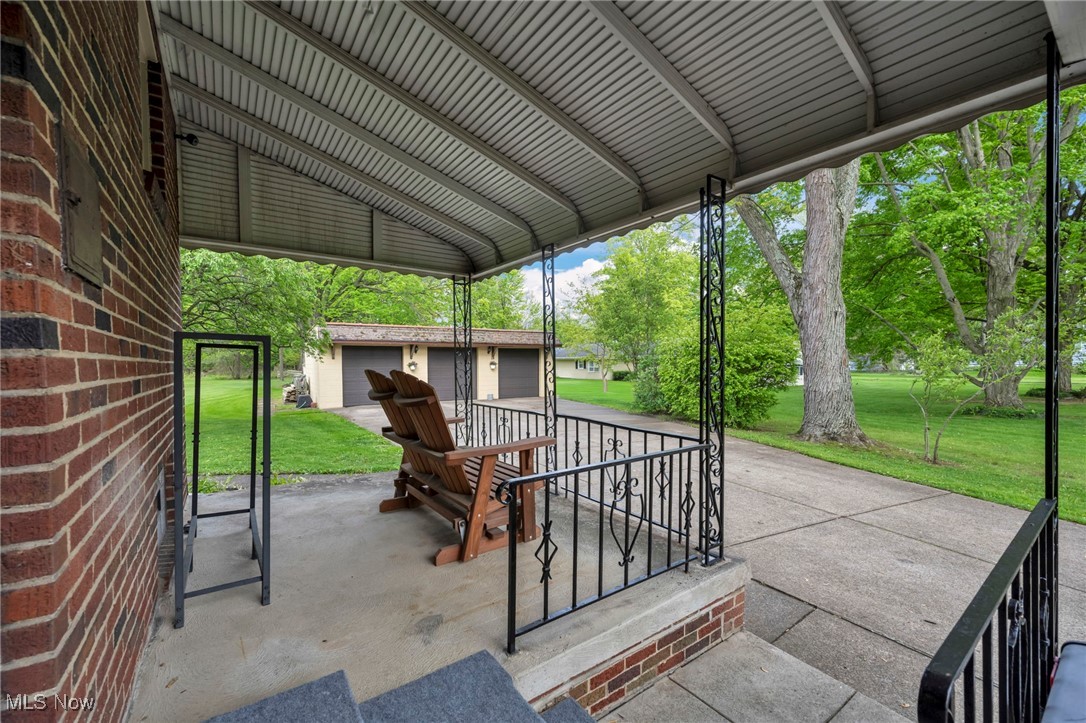3475 Clague Road, North Olmsted, Ohio image 6
