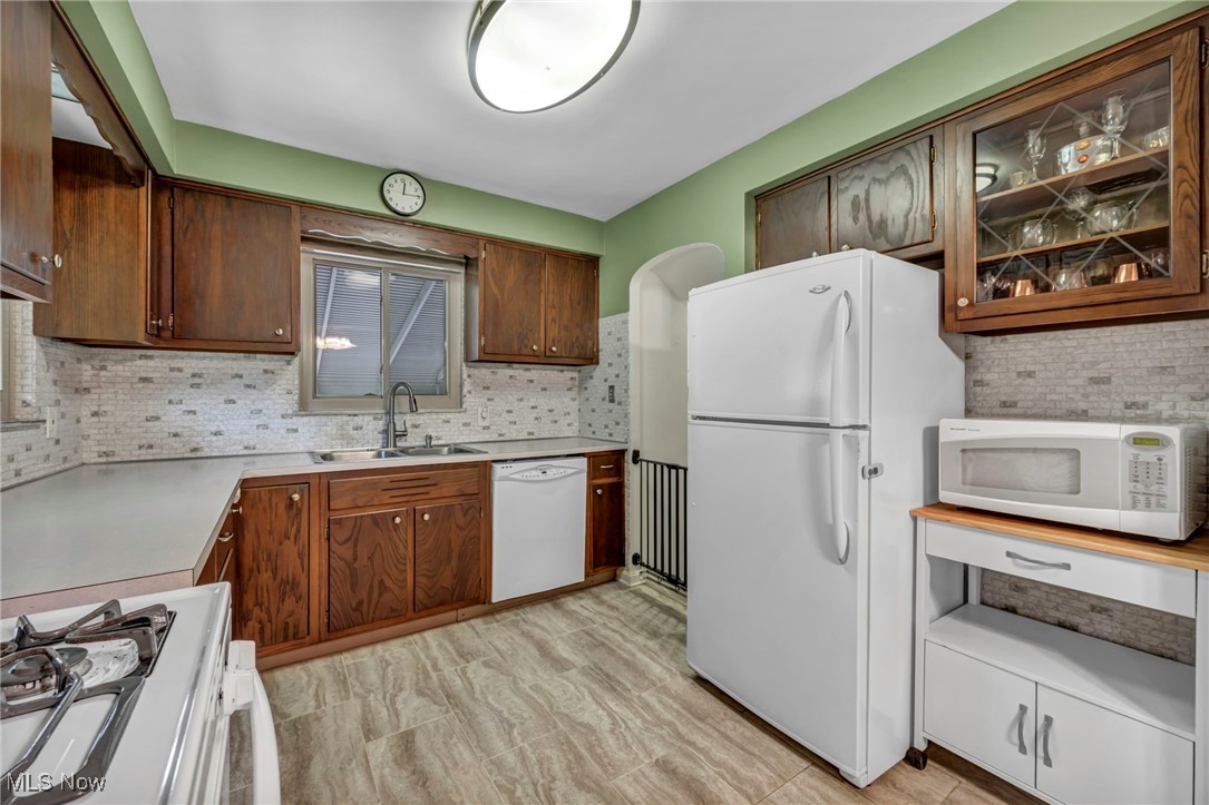 3475 Clague Road, North Olmsted, Ohio image 10