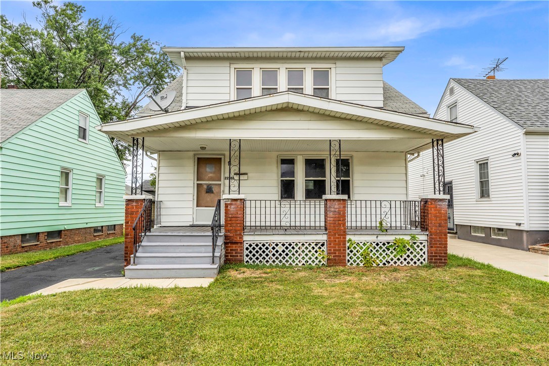 22301 Beckford Ave, Euclid - Spacious 3 bed 1 bath single family home! //
$ 1350 rent / $ 1350 deposit //
$55 application fee per adult //
1-2 pets OK in this unit. After application pre-approval, a PetScreening is required for any animals to proceed with one of our properties; a PetScreening affidavit is still required if you have no pets. (Some breed restrictions apply per HUD guidelines). //
NO SMOKING //
1 time $169 non-refundable set up fee paid at lease signing //
$30/month required resident benefit package; can include personal property/liability insurance for an additional $5/month for $35/month total. //
After application Pre-Approval 1 applicant per household application is required to fill out a PetScreening application, before being about to proceed with placing a Reservation Fee for one of our properties. You will receive a pre-approval for your application and in order to proceed, the PetScreening is required. Even if you have NO pets - this application must be filled out. One time, non-refundable pet fee of $250-600 per animal applies to all pets & must be paid before or when you pay your first month rent. (No fee for qualified assistance animals). //
Our application is processed through secure site: Findigs, and they require ID and income verification. Without this, your application will not be processed. They offer 24/7 chat support on their application directly if you have any questions. //
BEDROOMS: 3 //
BATHROOMS: 1 //
APPLIANCES PROVIDED: Dishwasher //
UTILITIES / RESIDENT RESPONSIBILITY: Residents are responsible for all utilities including: water/sewer/trash, gas & electric and are responsible to maintain lawn care maintenance & snow removal. //
Serious inquiries only.