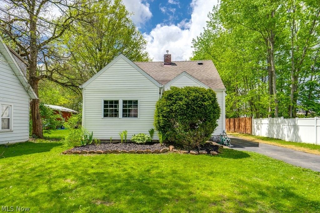 Photo of 7086 MacKenzie Road, Olmsted Township, OH 44138 (MLS # 5205291)