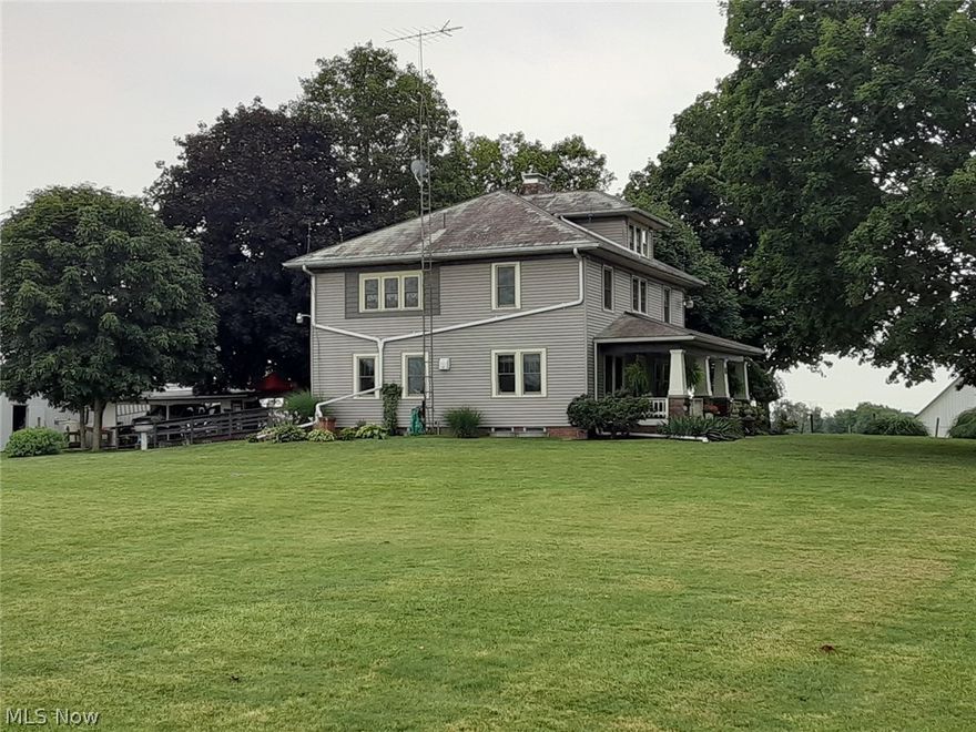 Looking for that mini ranch? Look no further. This 2.5 story, 4 bedroom home has been completely updated with a must see master bath that you won't believe. Large 40 x 60 barn with 5 horse stalls, tack room, extra hay room & outdoor riding area. Only minutes from town.