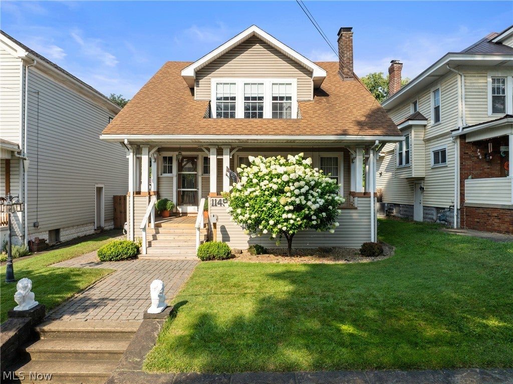 1149 Main Street