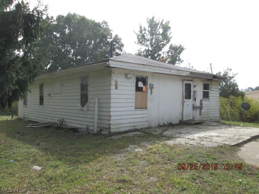 Country living private location 3 bedroom ranch on 1.44 acres.