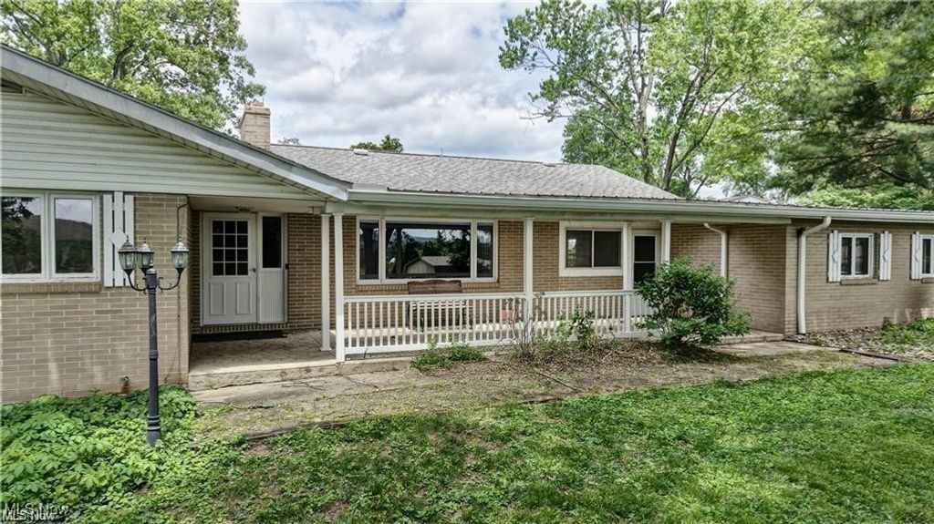 Photo of 1592 Pleasant View Dr, Dover, OH 44622 (MLS # 5174840)