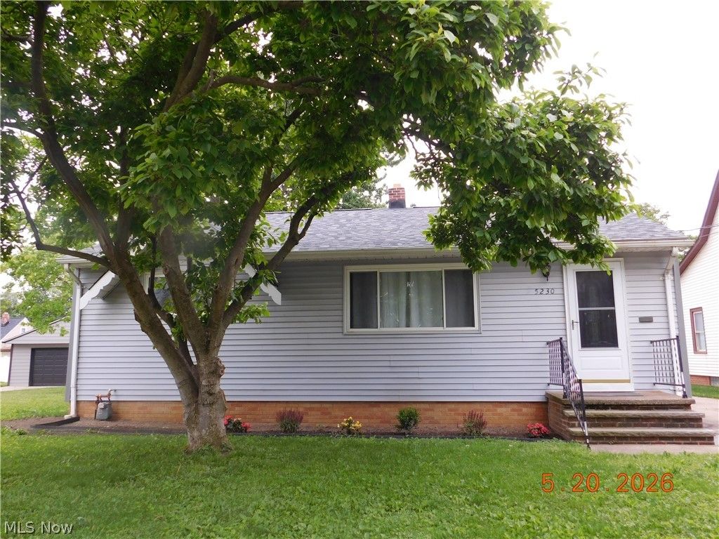 Photo of 5230 W 147th Street, Brook Park, OH 44142 (MLS # 5212153)