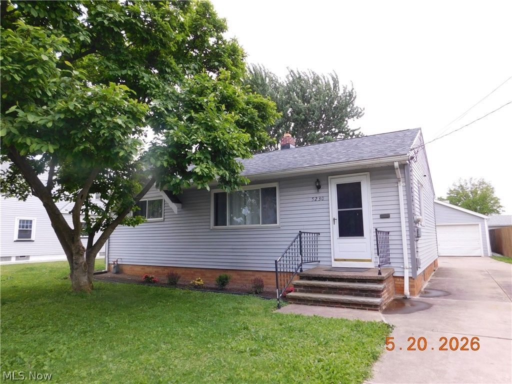 Photo of 5230 W 147th Street, Brook Park, OH 44142 (MLS # 5212153)