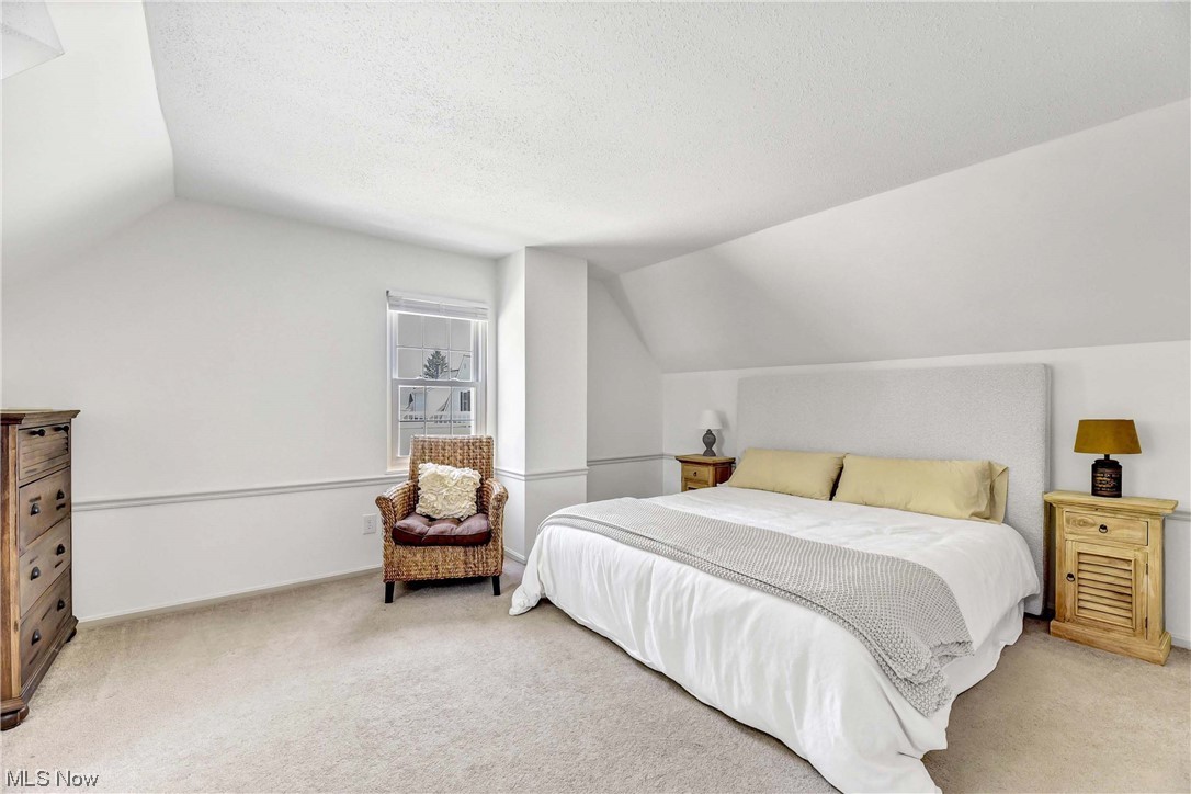 Bay Commons Condos Ph 01 - Residential