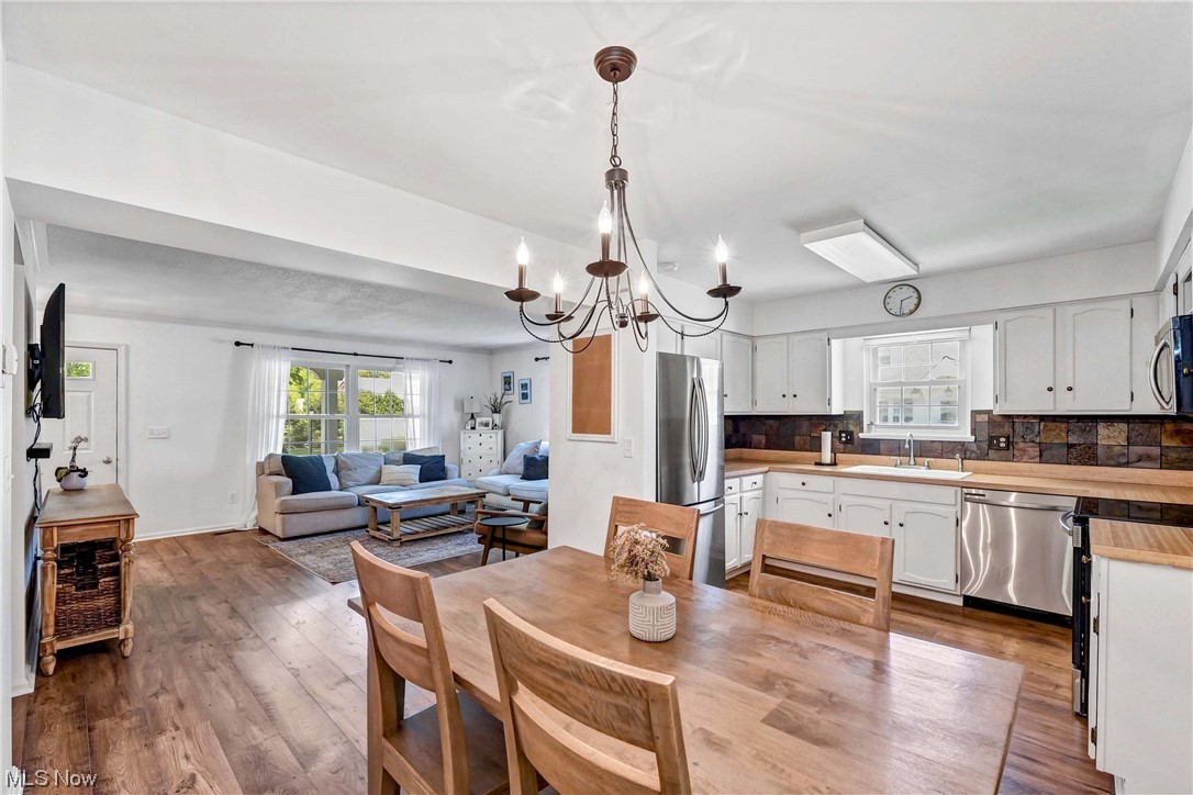 Bay Commons Condos Ph 01 - Residential