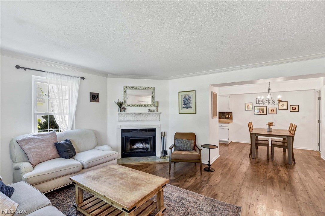 Bay Commons Condos Ph 01 - Residential