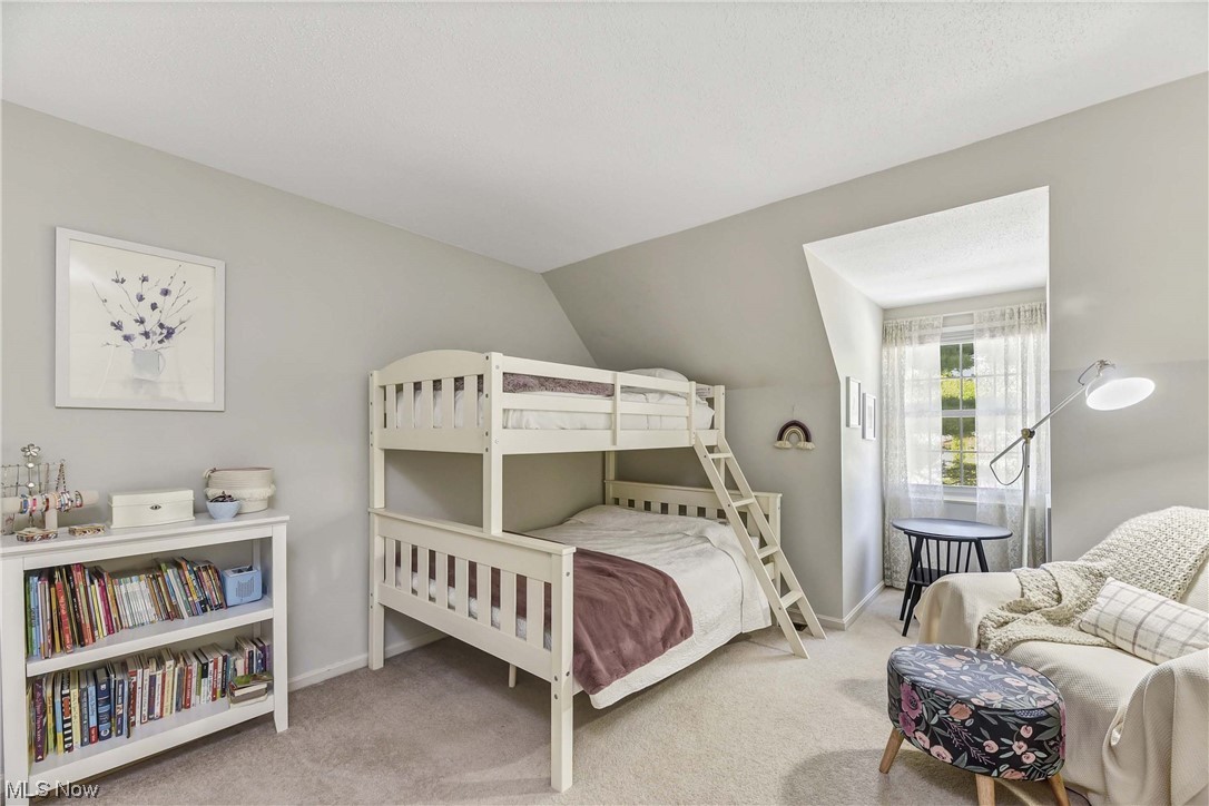 Bay Commons Condos Ph 01 - Residential