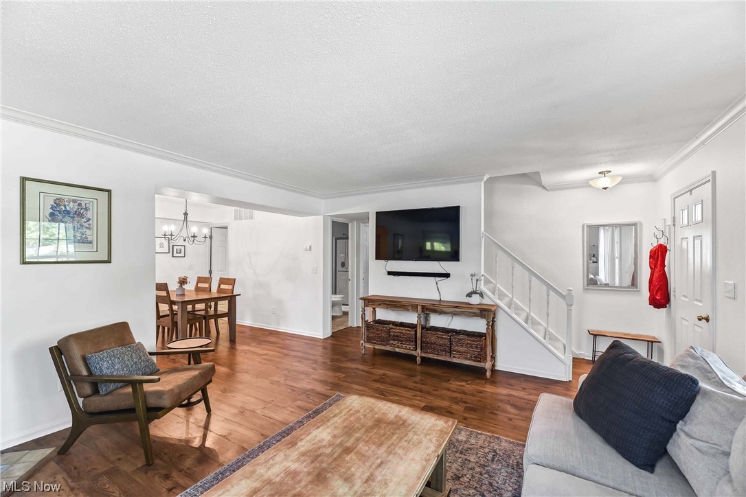 Bay Commons Condos Ph 01 - Residential