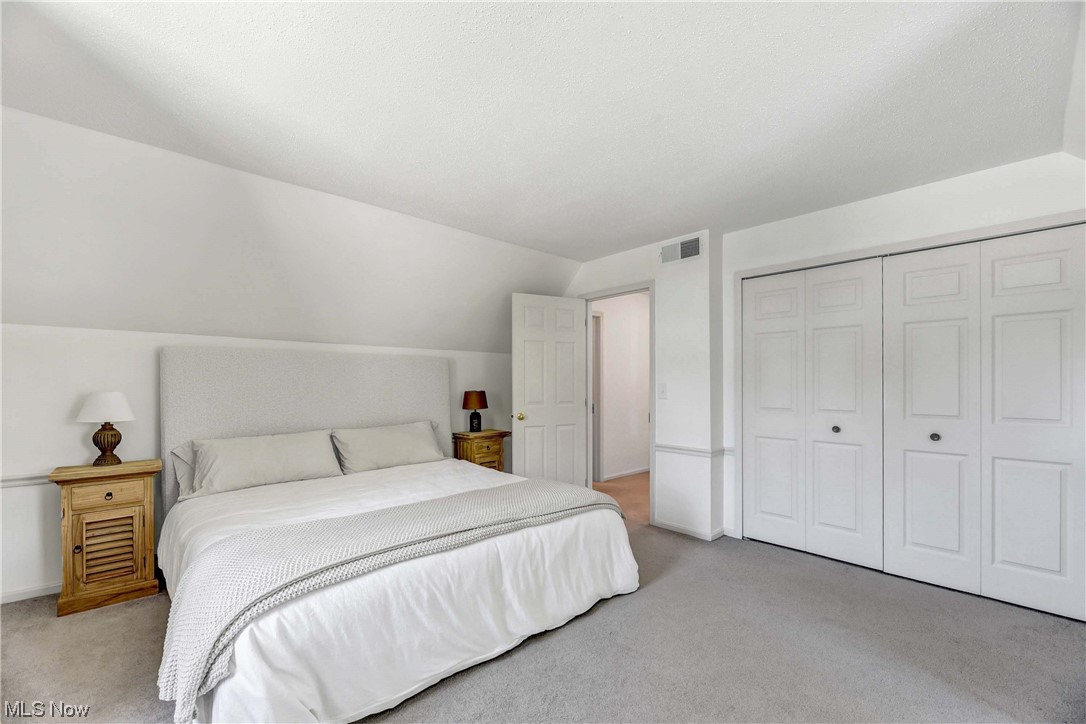 Bay Commons Condos Ph 01 - Residential