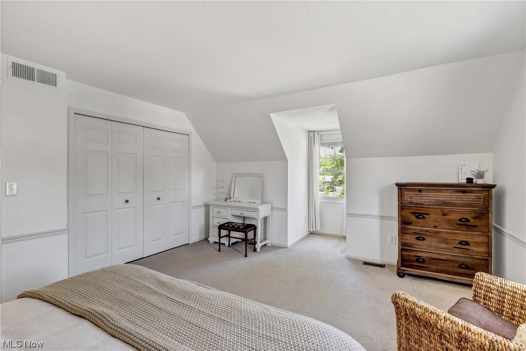 Bay Commons Condos Ph 01 - Residential