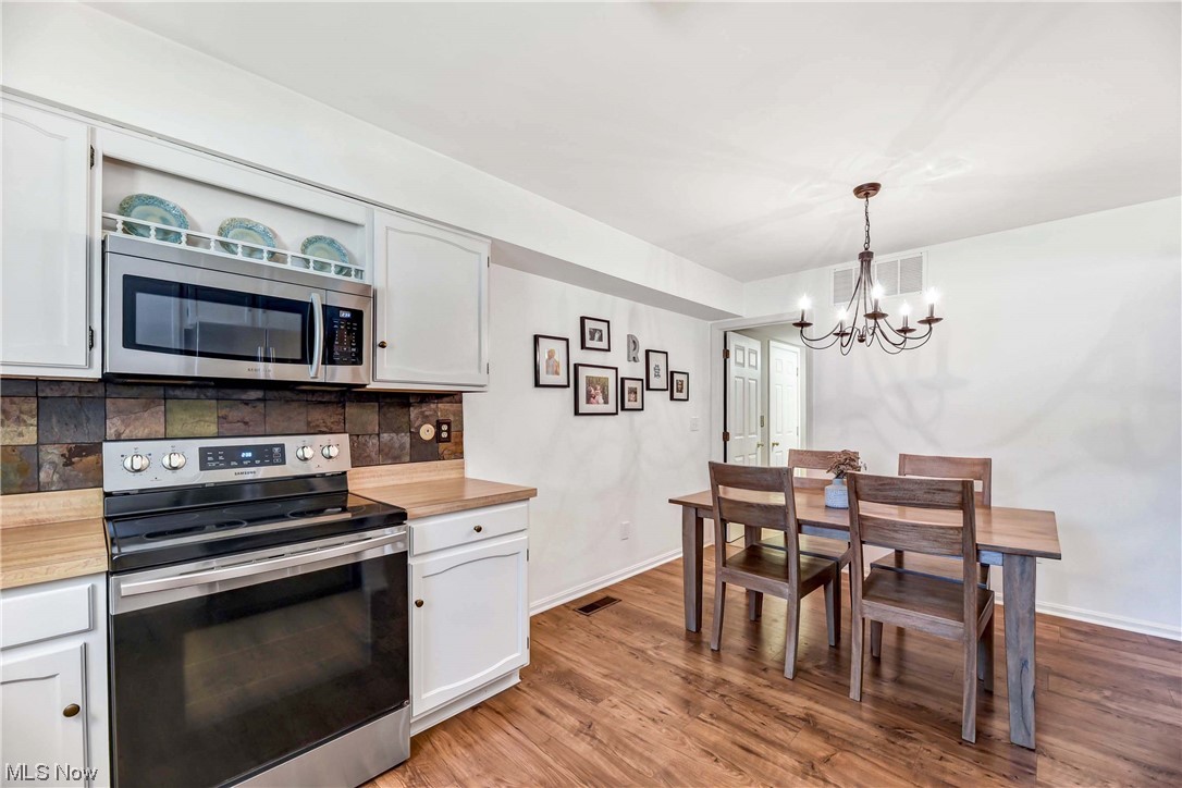 Bay Commons Condos Ph 01 - Residential