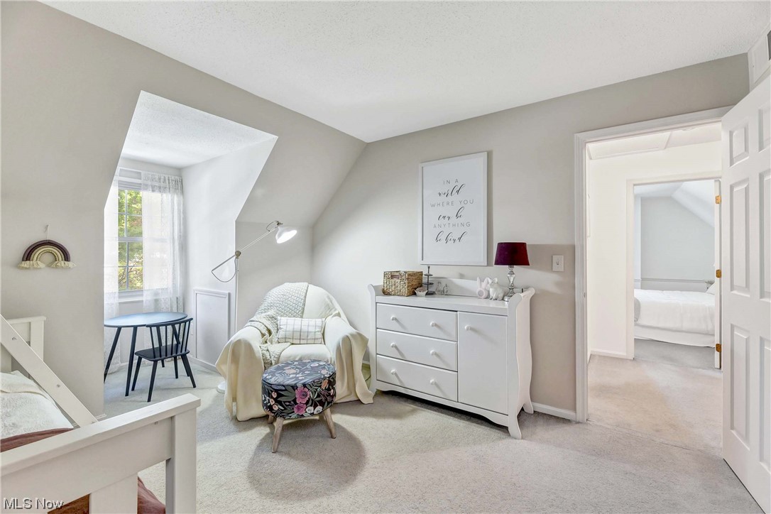 Bay Commons Condos Ph 01 - Residential