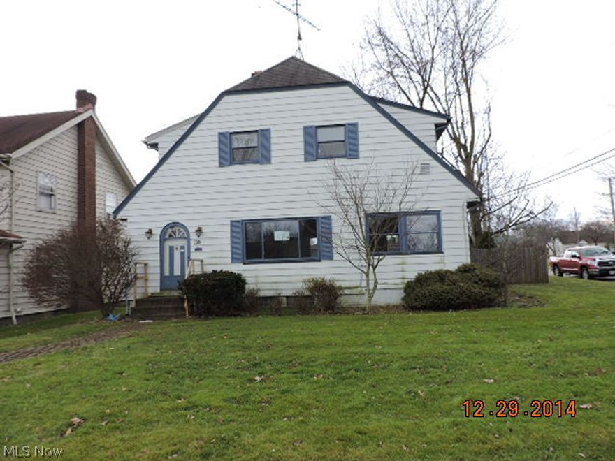 This is a Fannie Mae Home Path Property. Spacious room with first floor living room and sunroom plus formal dining area. Semi modern kitchen, full unfinished basement. Larger corner lot. The seller has directed that all offers on this listing be made using the Home Path Online Offer system.