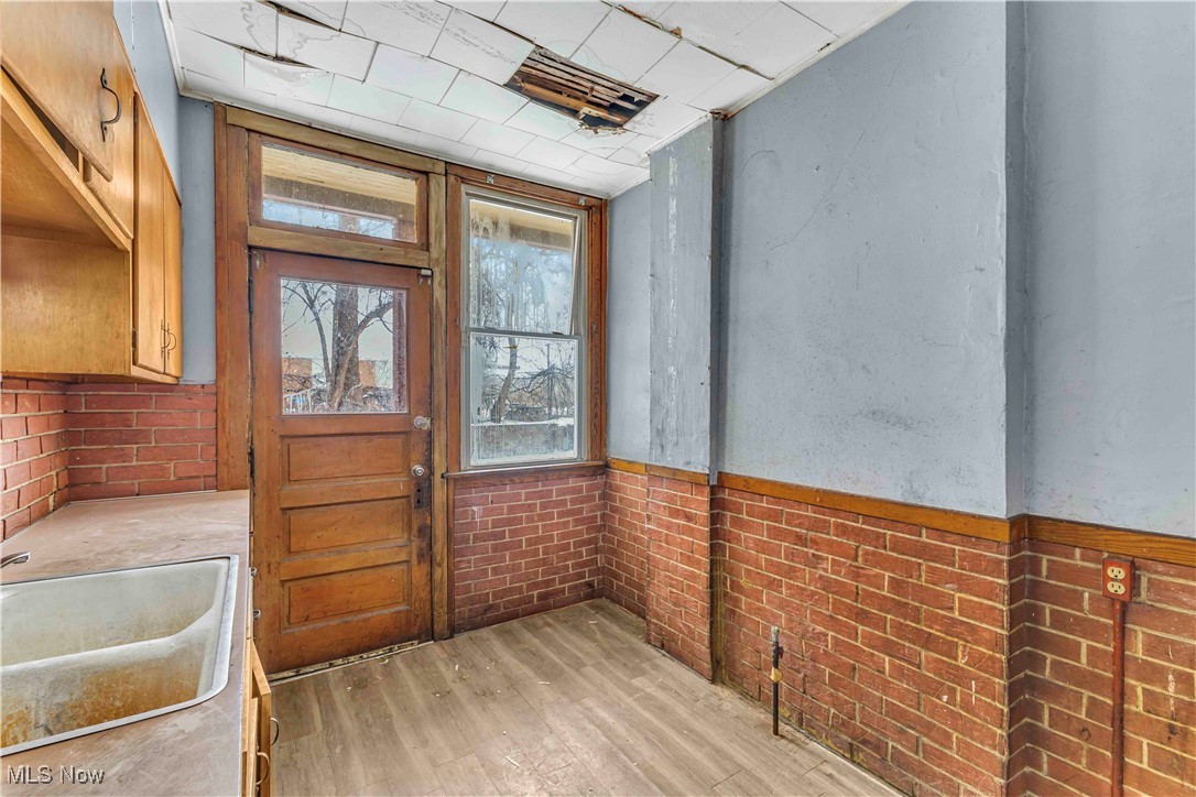 9407 Detroit Avenue 6