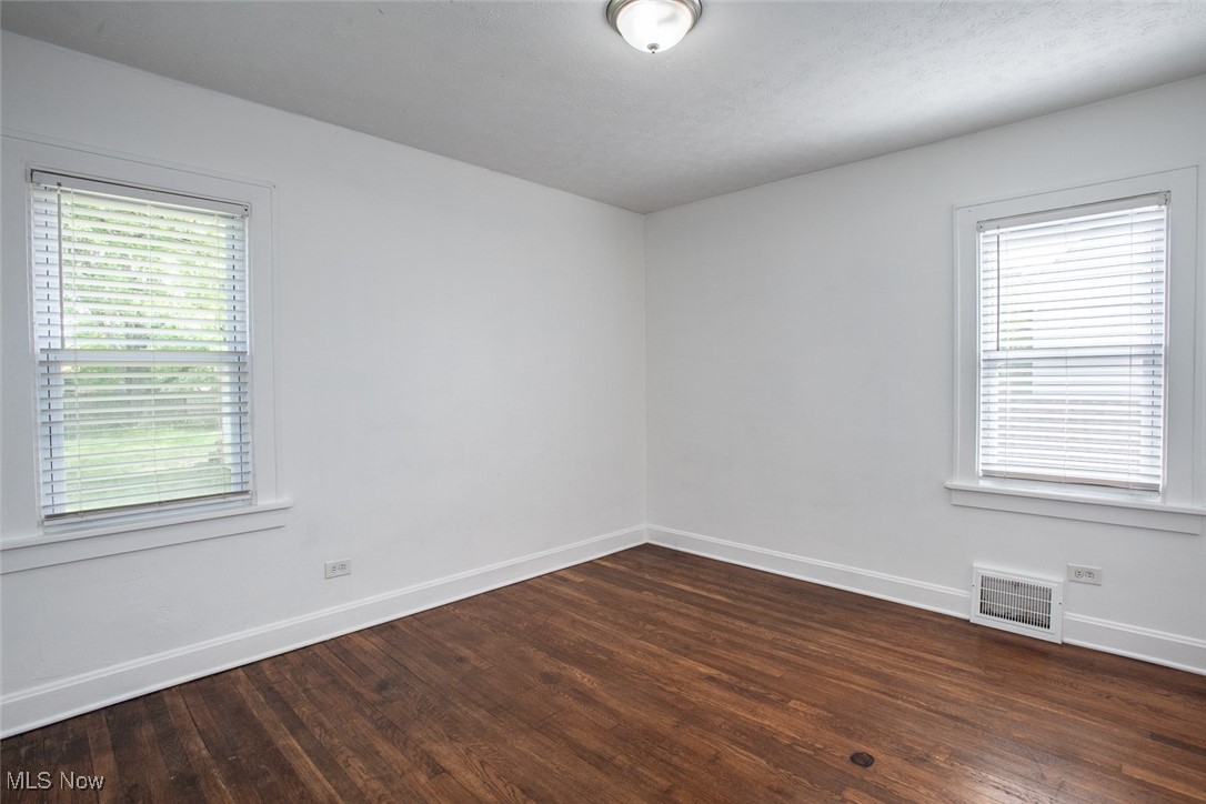 17202 Melgrave Avenue, Cleveland, Ohio image 12