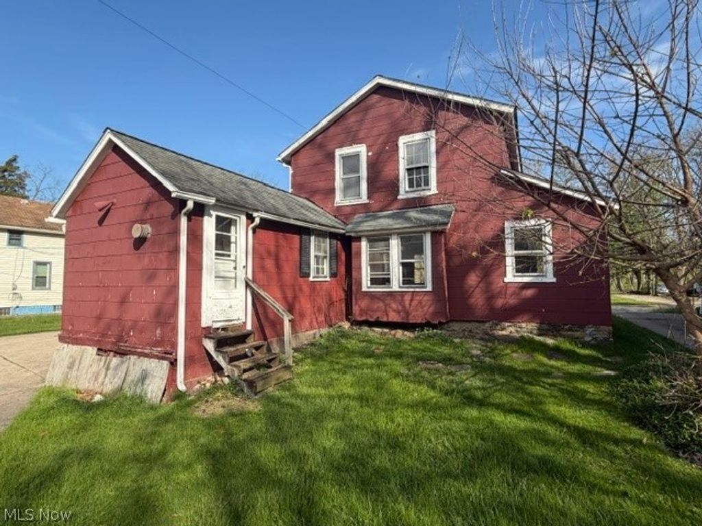 Photo of 174 Columbus Street, Bedford, OH 44146 (MLS # 5208706)