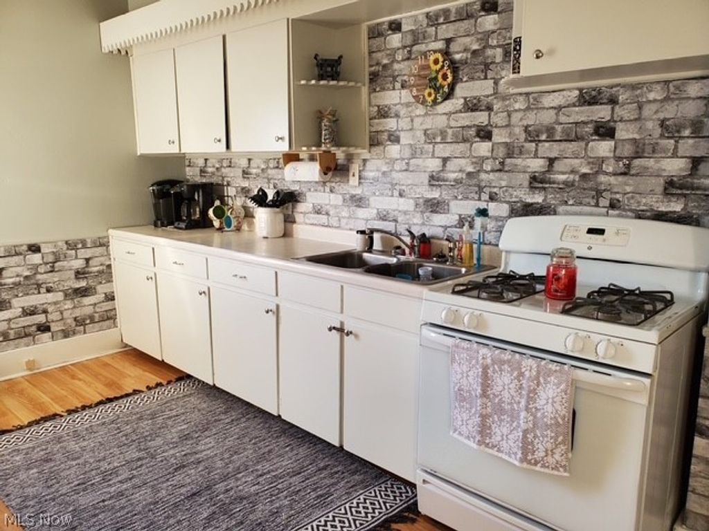 Photo of 108 Murray Avenue, Minerva, OH 44657 (MLS # 5202876)