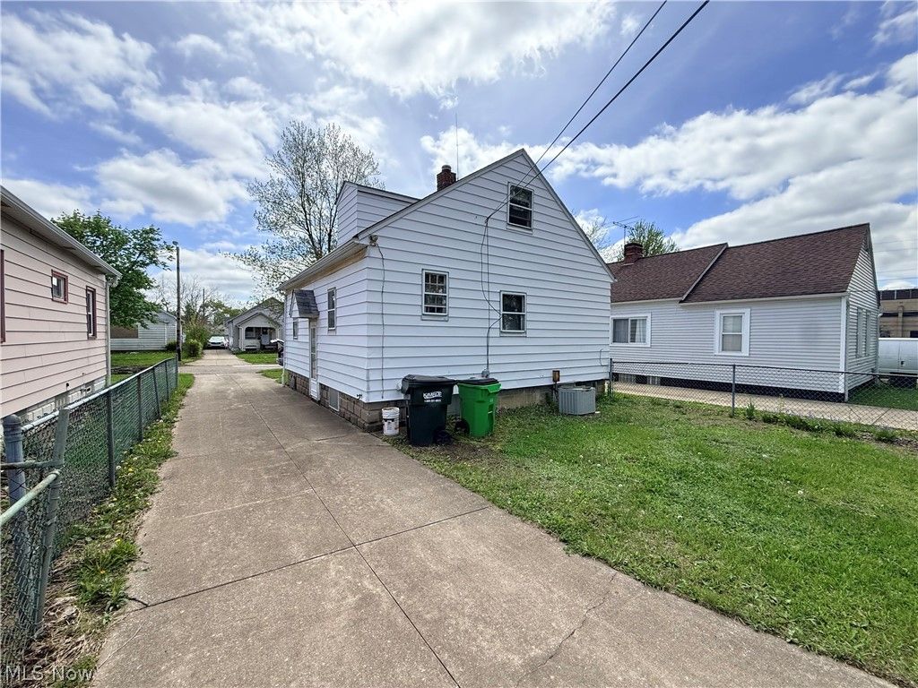 Photo of 33 Henry Street, Bedford, OH 44146 (MLS # 5204557)