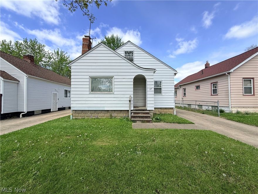 33 Henry St presents a strong opportunity for investors, flippers, or contractors looking for their next project. This property requires significant renovation and is being sold as-is, making it ideal for those ready to bring their vision to life.
With solid fundamentals and plenty of room for improvement, this is a great candidate for a full rehab. Whether you're looking to renovate and resell or add to your rental portfolio, the potential here is clear.
Conveniently located near local amenities, major highways, and everything Bedford has to offer.