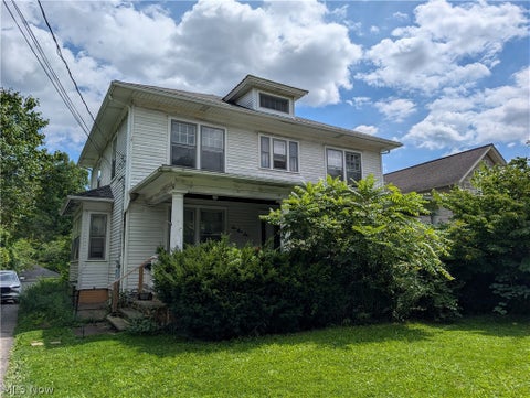 Photo of 616 East Avenue, Elyria, OH 44035 (MLS # 5240713)