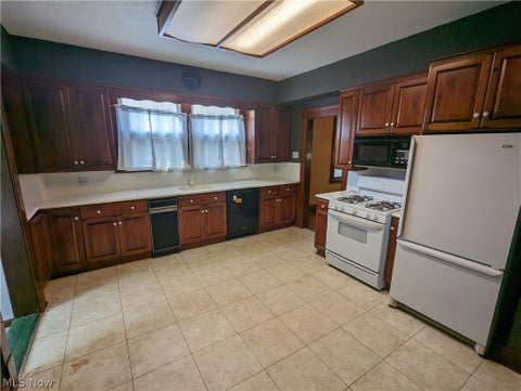 Tiny photo for 616 East Avenue, Elyria, OH 44035 (MLS # 5240713)