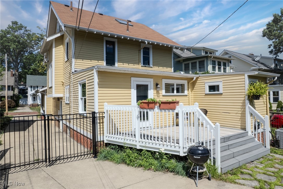 Lakewood, Ohio 44107, United States, 4 Bedrooms Bedrooms, ,2 BathroomsBathrooms,Residential,Active,181669