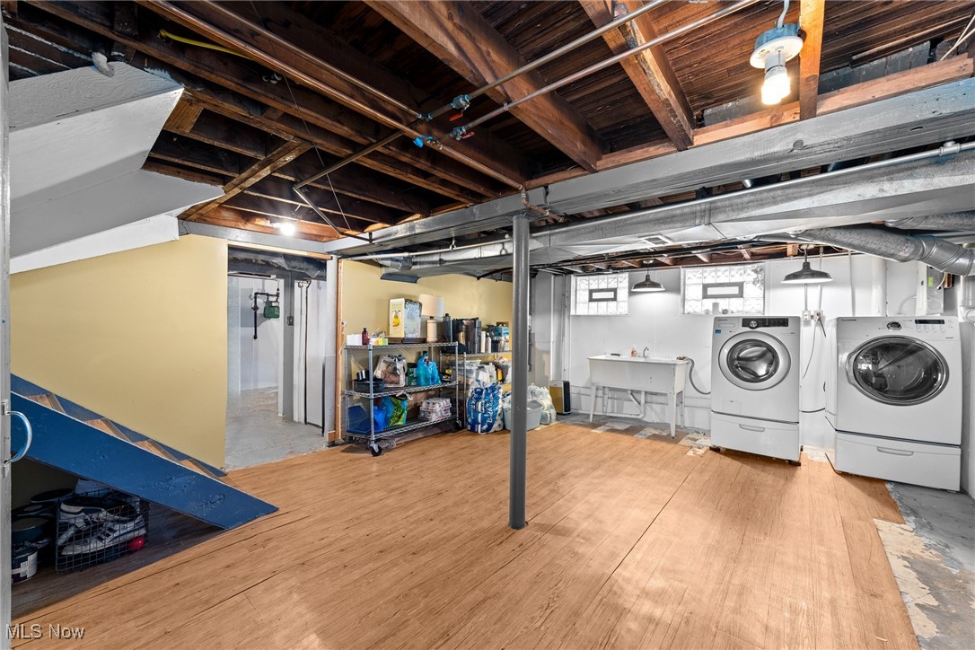 Lakewood, Ohio 44107, United States, 4 Bedrooms Bedrooms, ,2 BathroomsBathrooms,Residential,Active,181669