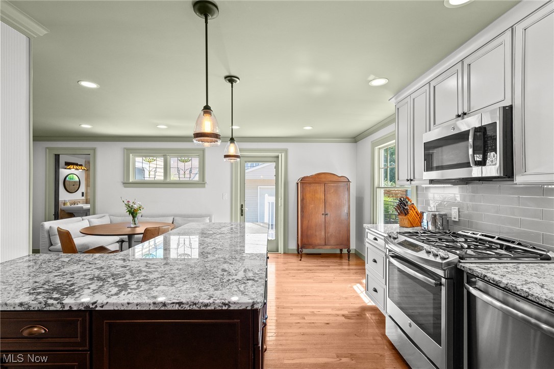 Lakewood, Ohio 44107, United States, 4 Bedrooms Bedrooms, ,2 BathroomsBathrooms,Residential,Active,181669