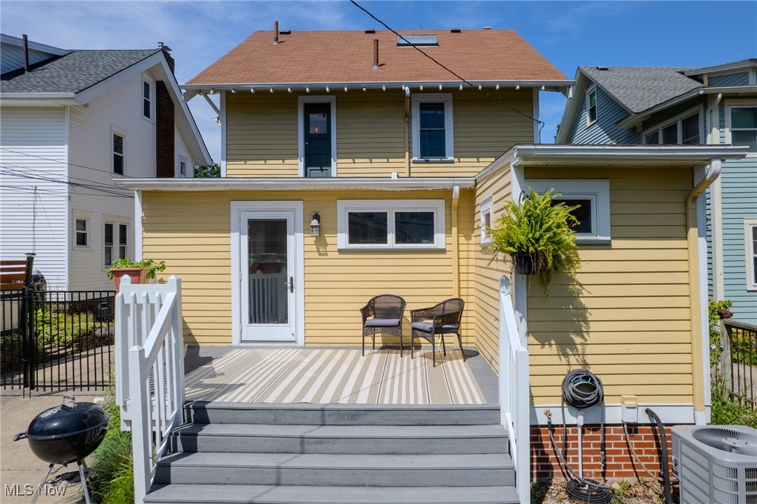 Lakewood, Ohio 44107, United States, 4 Bedrooms Bedrooms, ,2 BathroomsBathrooms,Residential,Active,181669