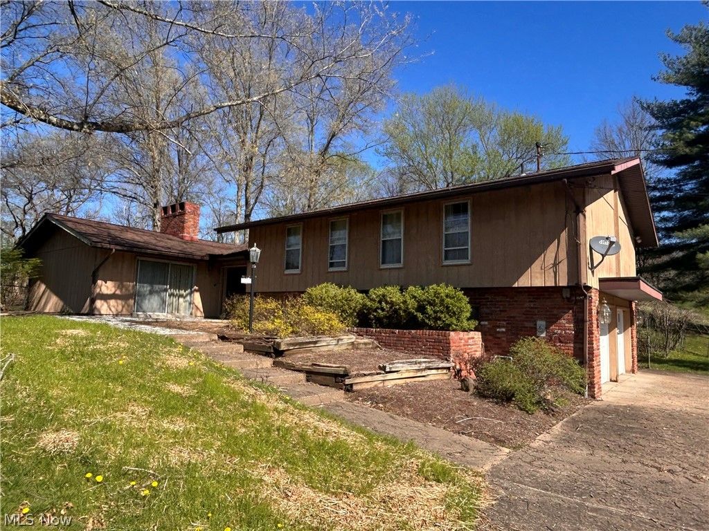 Photo of 105 Colegate Woods Drive, Marietta, OH 45750 (MLS # 5199391)