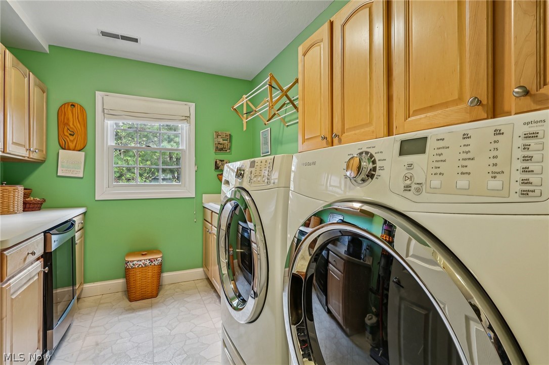 13300 Bratenahl - Residential