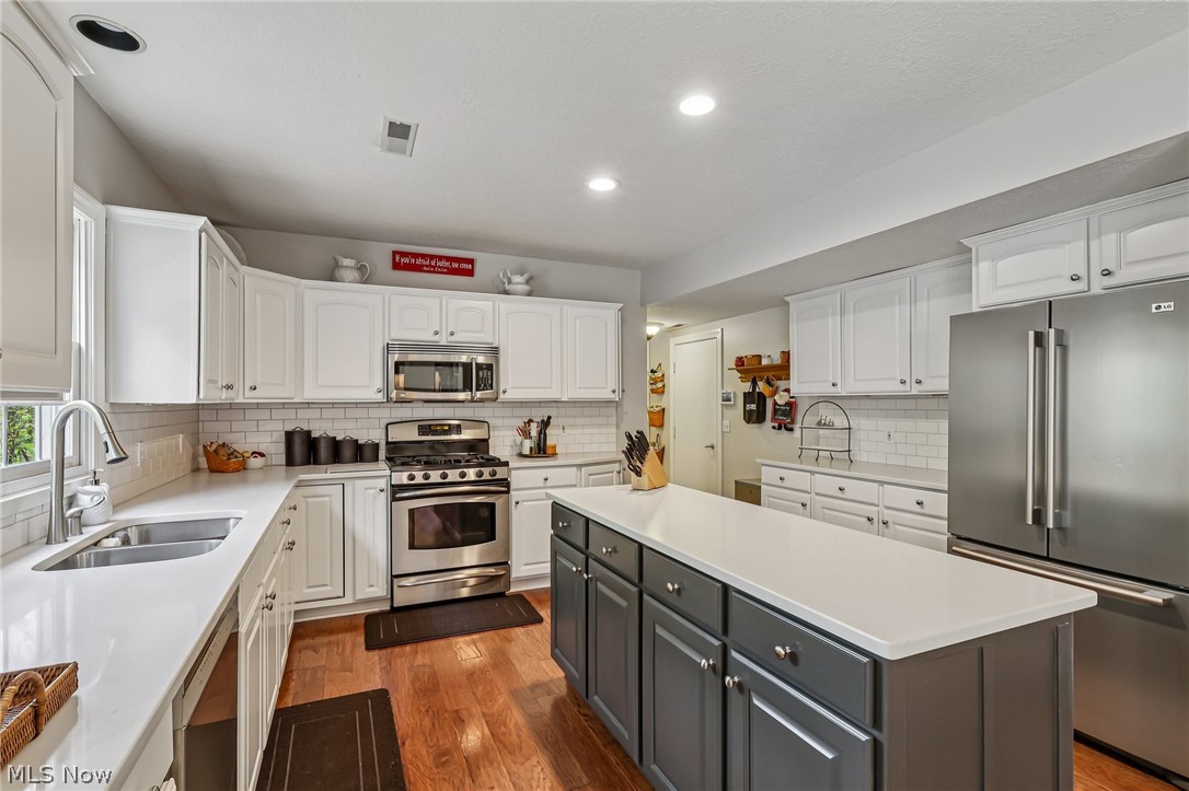 13300 Bratenahl - Residential