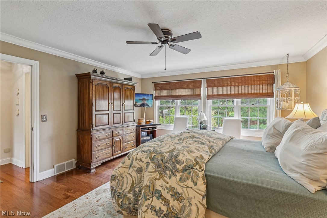 13300 Bratenahl - Residential