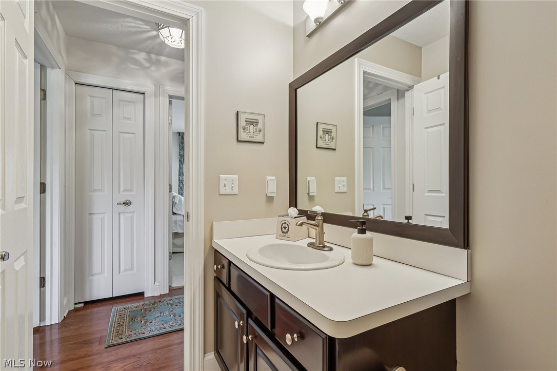 13300 Bratenahl - Residential