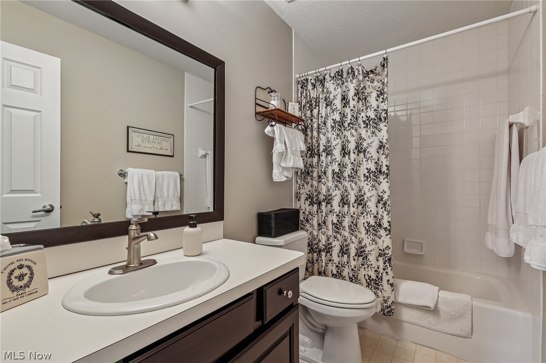 13300 Bratenahl - Residential