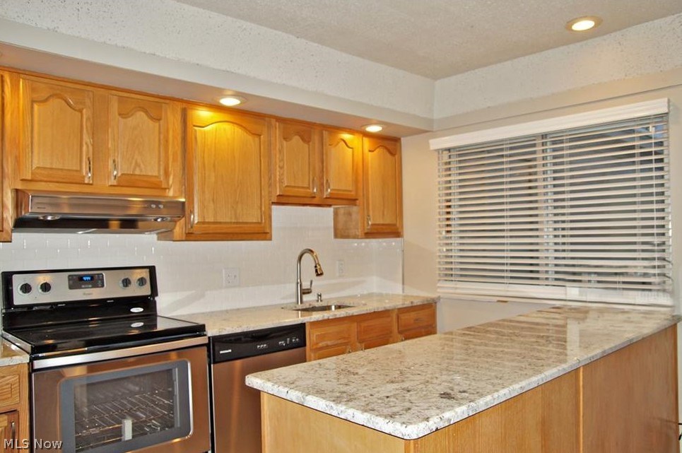 Georgetown/Lyndhurstcondo - Residential