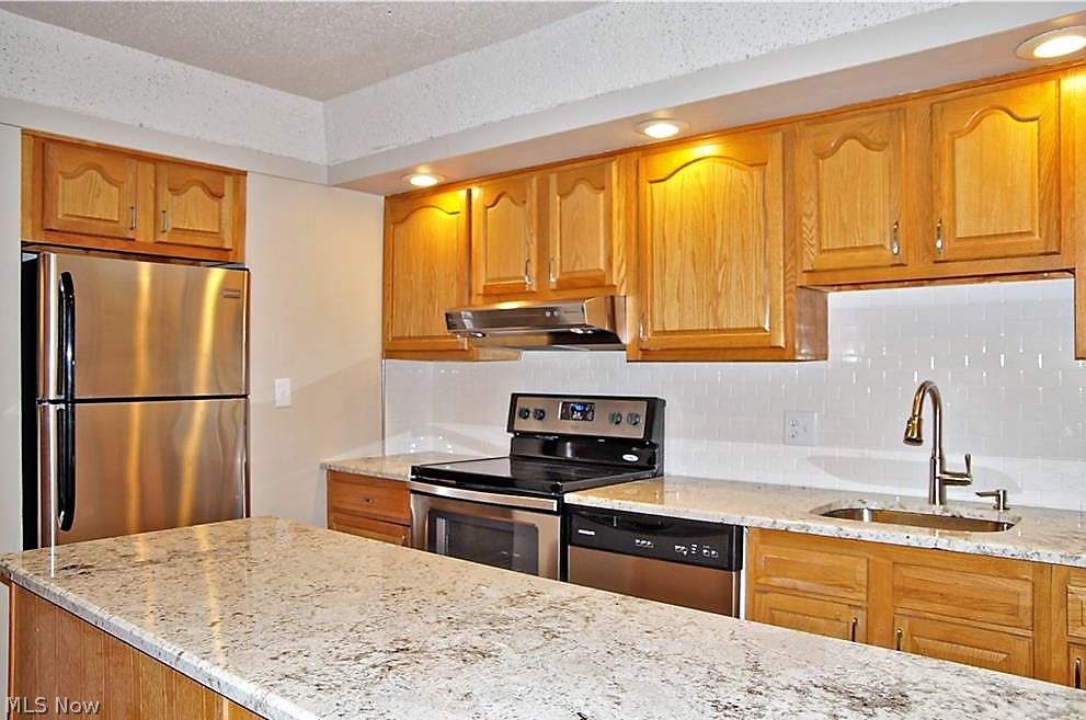 Georgetown/Lyndhurstcondo - Residential