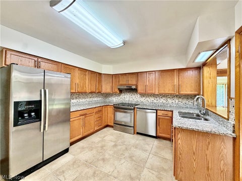 Tiny photo for 1050 Melwood Drive NE, Warren, OH 44483 (MLS # 5231190)
