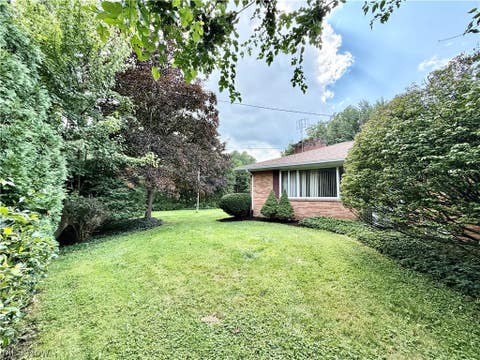 Tiny photo for 1050 Melwood Drive NE, Warren, OH 44483 (MLS # 5231190)