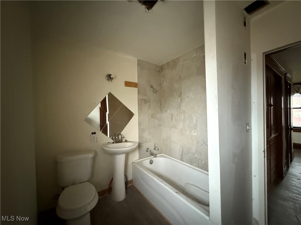 City/Youngstown - Commercial Sale