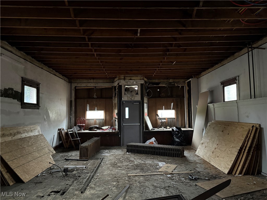 City/Youngstown - Commercial Sale