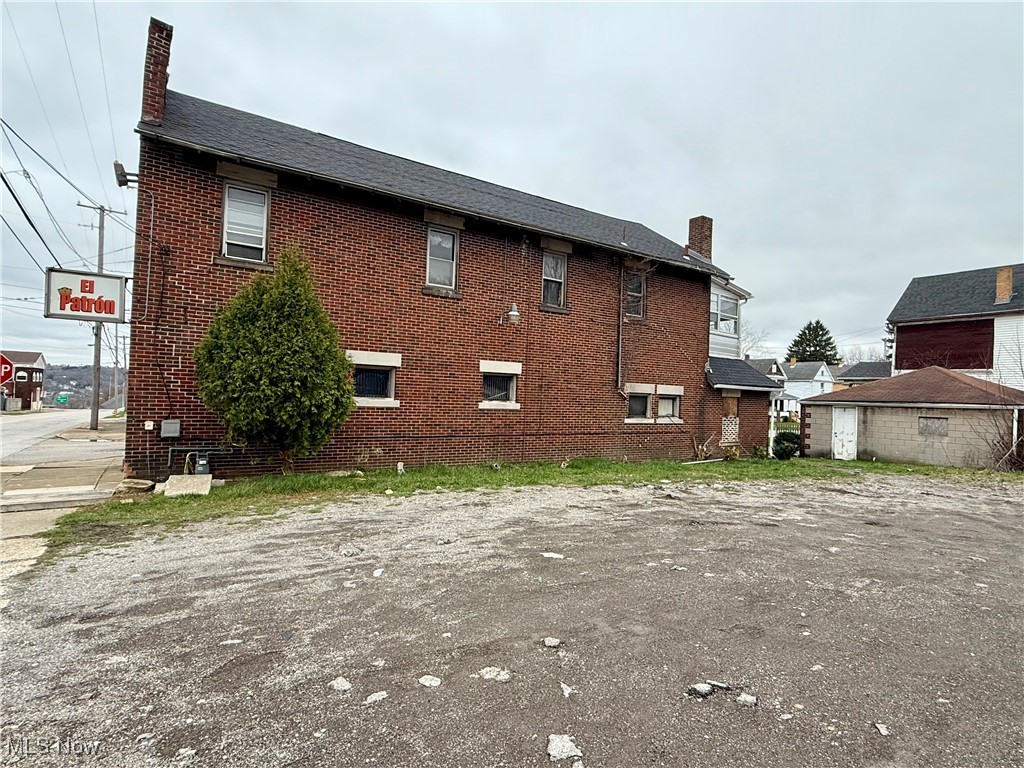 City/Youngstown - Commercial Sale