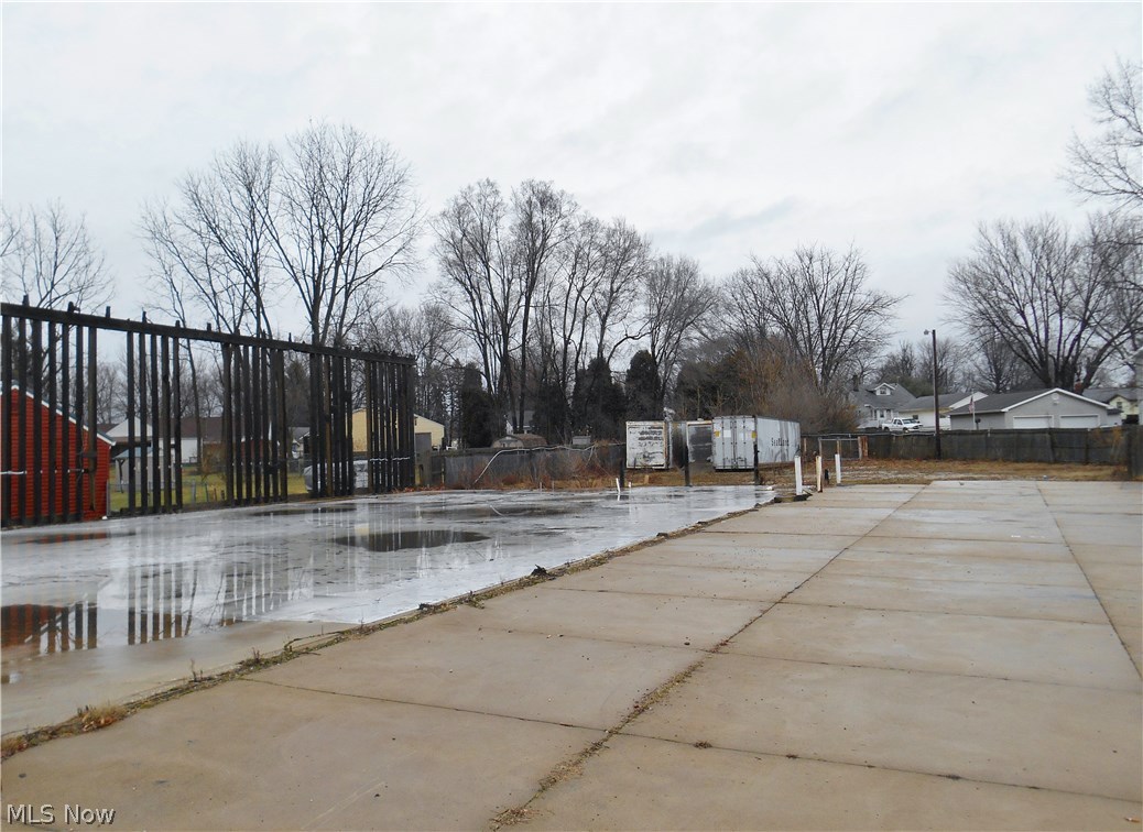 Franks Moreland - Commercial Sale