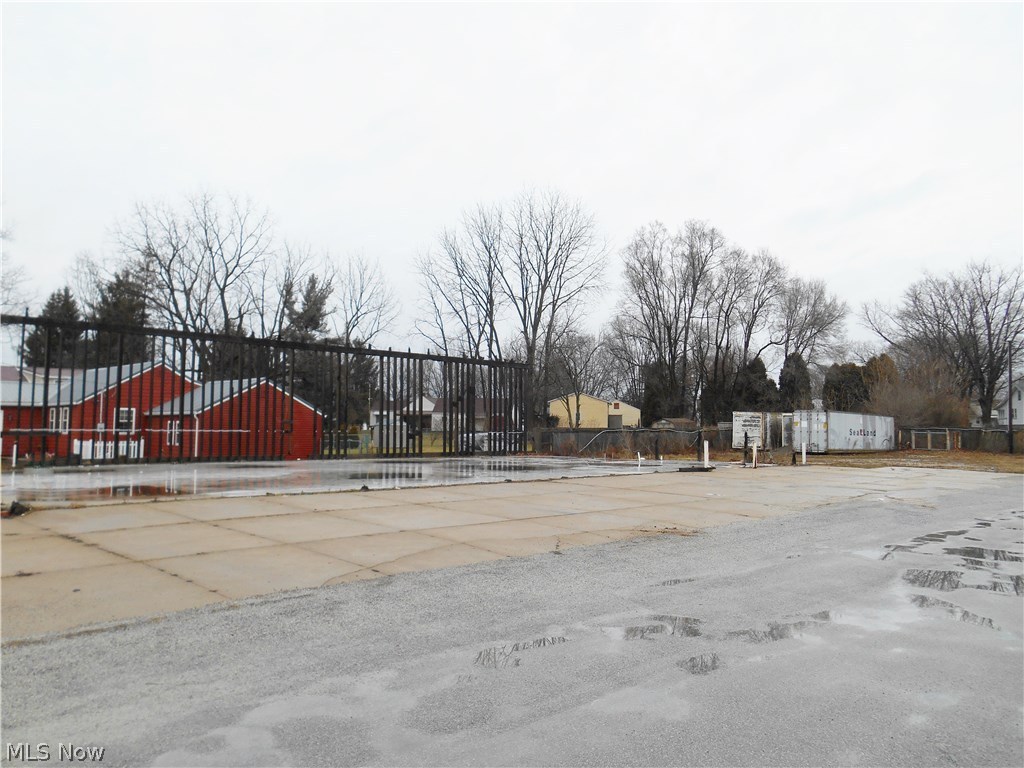 Franks Moreland - Commercial Sale