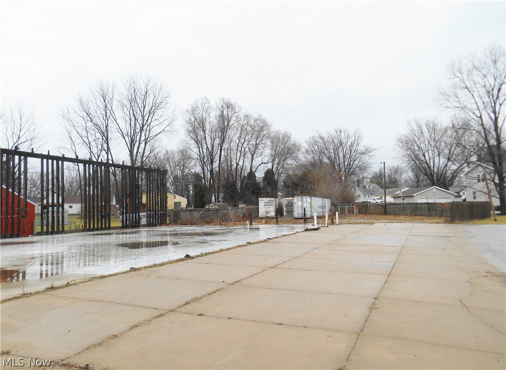 Franks Moreland - Commercial Sale