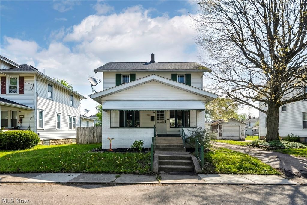 Photo of 920 9th Street NE, Massillon, OH 44646 (MLS # 5204605)