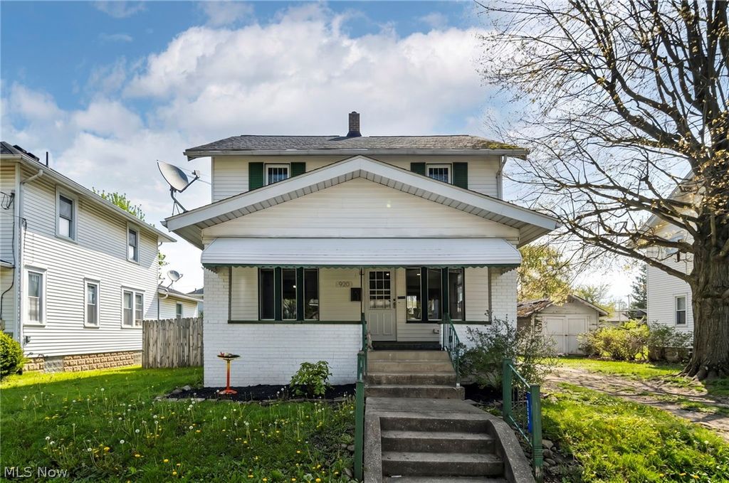 Photo of 920 9th Street NE, Massillon, OH 44646 (MLS # 5204605)